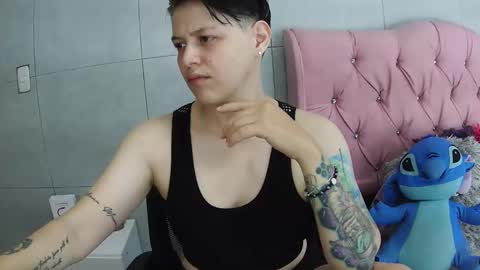 Snapshot of bug2025 chatting on 11/11/25, 01:49 bug2025 online show from 11/11/25, 01:49