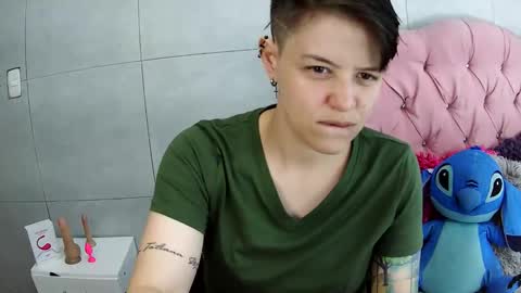 Snapshot of bug2025 chatting on 11/12/25, 02:34 bug2025 online show from 11/12/25, 02:34