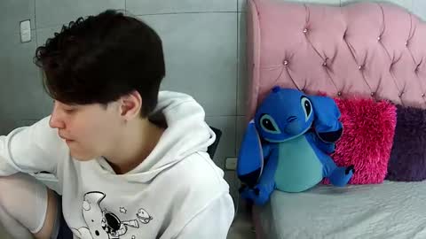 Snapshot of bug2025 chatting on 12/19/25, 11:56 bug2025 online show from 12/19/25, 11:56