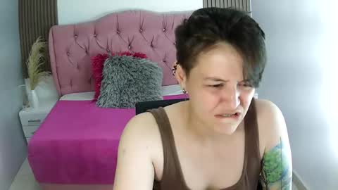 Snapshot of bug2025 chatting on 02/03/26, 02:53 bug2025 online show from 02/03/26, 02:53