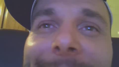 Snapshot of bull33_ chatting on 10/11/25, 04:44 bull33_ online show from 10/11/25, 04:44