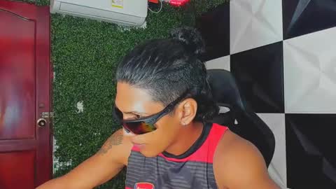 bull_cam online show from 09/29/25, 06:35