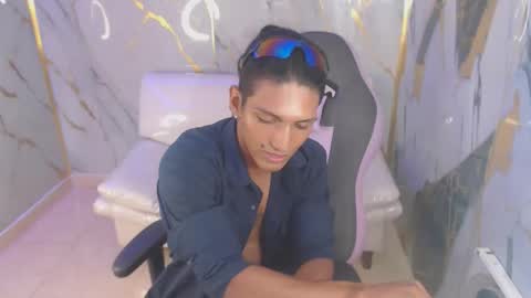 bull_cam online show from 10/03/25, 08:06