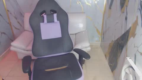 bull_cam online show from 10/28/25, 05:15