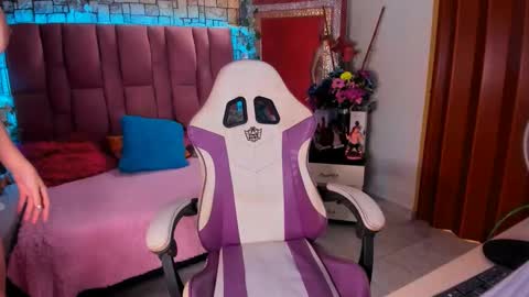 bulmasweetyose  mommy submissive control milf lovense online show from 02/24/25, 11:09