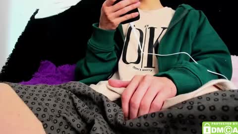 Snapshot of bumblubee chatting on 12/05/24, 06:44 Tonny online show from 12/05/24, 06:44