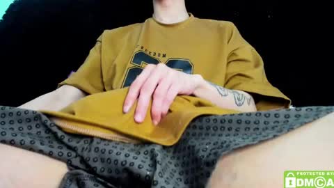 Snapshot of bumblubee chatting on 12/06/24, 08:40 Tonny online show from 12/06/24, 08:40