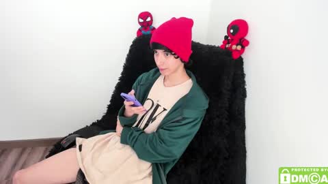 Snapshot of bumblubee chatting on 12/24/24, 06:17 Tonny online show from 12/24/24, 06:17