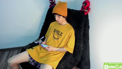 Snapshot of bumblubee chatting on 12/28/24, 12:57 Tonny online show from 12/28/24, 12:57