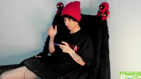 Snapshot of bumblubee chatting on 12/29/24, 04:05 Tonny online show from 12/29/24, 04:05