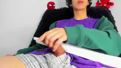 Snapshot of bumblubee chatting on 01/27/25, 01:48 Tonny online show from 01/27/25, 01:48