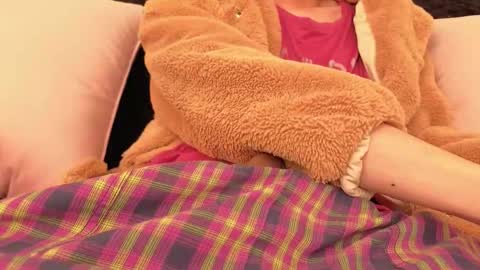 Snapshot of bumblubee chatting on 10/23/25, 08:51 Tonny online show from 10/23/25, 08:51