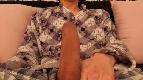 Snapshot of bumblubee chatting on 10/27/25, 07:51 Tonny online show from 10/27/25, 07:51