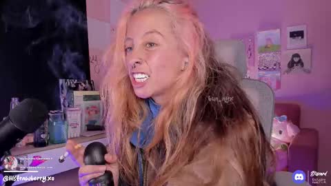 Snapshot of bun_nyx chatting on 10/02/25, 04:30 online show from 10/02/25, 04:30