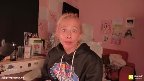 Snapshot of bun_nyx chatting on 10/04/25, 03:04 online show from 10/04/25, 03:04