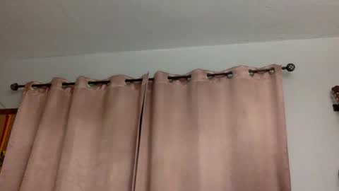 Snapshot of bunnibaby333 chatting on 01/04/25, 05:37 bunnibaby333 online show from 01/04/25, 05:37