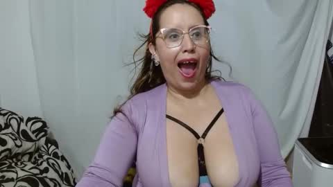 bunniosito online show from 10/27/25, 02:48