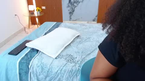 Rossi Hill online show from 04/01/26, 01:41