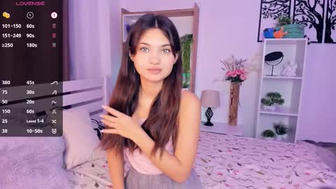 Snapshot of bunny_nova chatting on 10/17/25, 09:01 Aria online show from 10/17/25, 09:01