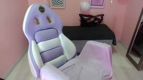 Snapshot of bunny_poison chatting on 10/29/25, 02:19 ... . . ... online show from 10/29/25, 02:19