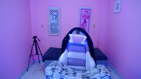 Snapshot of bunny_poison chatting on 11/30/25, 01:15 ... . . ... online show from 11/30/25, 01:15