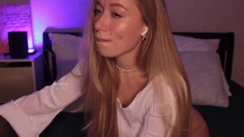 B U N N Y online show from 01/05/25, 10:10