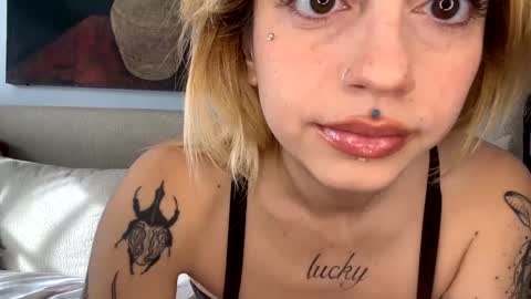 Snapshot of bunnyaliengirl_ chatting on 01/24/25, 06:25 Bunnyaliengirl online show from 01/24/25, 06:25