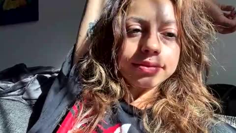 Snapshot of bunnyaliengirl_ chatting on 10/24/25, 08:27 Bunnyaliengirl online show from 10/24/25, 08:27