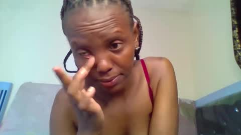 bunnydiva_ online show from 11/11/25, 04:45