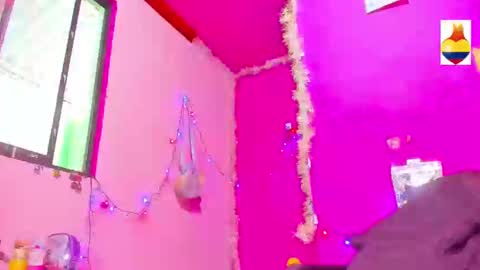 Snapshot of bunnygirl98 chatting on 02/20/25, 06:57 BARBYCHOCOLAT online show from 02/20/25, 06:57