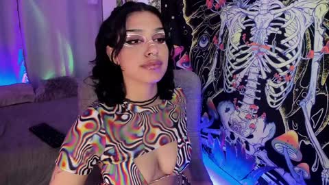 Snapshot of bunnypeachyy chatting on 01/09/25, 05:02 online show from 01/09/25, 05:02