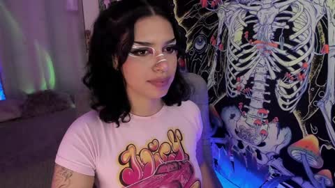 Snapshot of bunnypeachyy chatting on 01/18/25, 07:07 online show from 01/18/25, 07:07