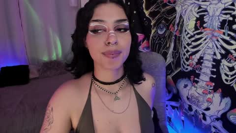 Snapshot of bunnypeachyy chatting on 01/23/25, 07:43 online show from 01/23/25, 07:43