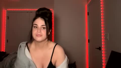 Snapshot of bunnyqueen96 chatting on 12/18/25, 08:09 Cassie online show from 12/18/25, 08:09