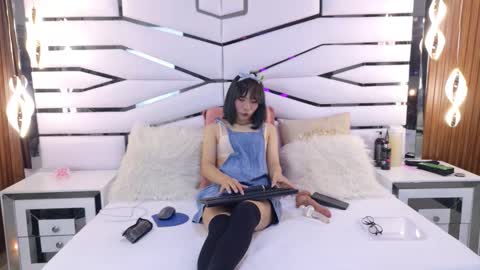 Bunny online show from 12/16/25, 07:52