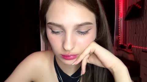 Bella online show from 05/11/26, 02:45