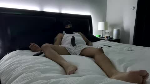 Snapshot of bunz627 chatting on 02/11/25, 05:16 Iam King online show from 02/11/25, 05:16