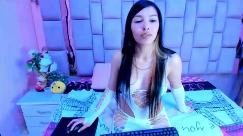 burbuja pink  online show from 12/02/25, 03:56