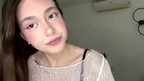 Snapshot of burmahimes chatting on 02/16/26, 07:04 Nica online show from 02/16/26, 07:04