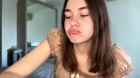 Snapshot of burmahimes chatting on 02/26/26, 05:39 Nica online show from 02/26/26, 05:39