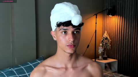 Snapshot of busterspinter chatting on 12/24/24, 05:16 Buster independent model online show from 12/24/24, 05:16