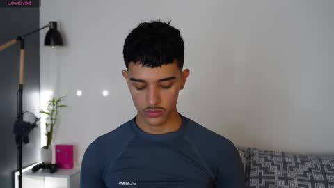 Snapshot of busterspinter chatting on 10/19/25, 09:15 Buster independent model online show from 10/19/25, 09:15