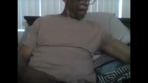 Busturgutzgd1 online show from 12/25/24, 07:24