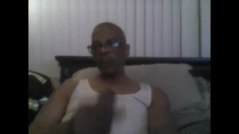 Busturgutzgd1 online show from 02/19/25, 08:55