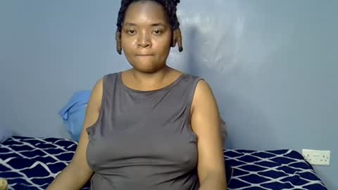 Snapshot of busty_kenzi chatting on 07/19/26, 12:53 busty kenzi online show from 07/19/26, 12:53