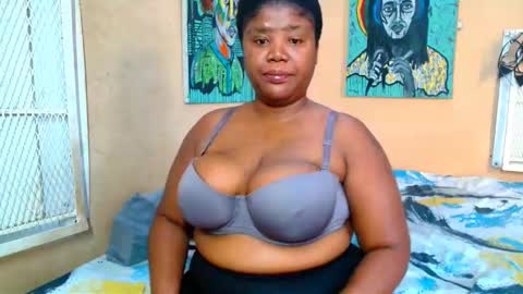 BUSTYQUEENB online show from 03/19/26, 06:17