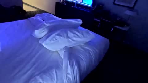 busy40somethingcpl online show from 11/01/25, 04:58