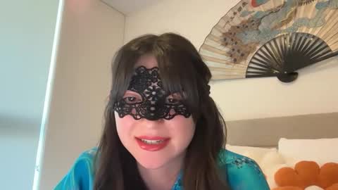 busy_bee69 online show from 02/03/26, 10:48