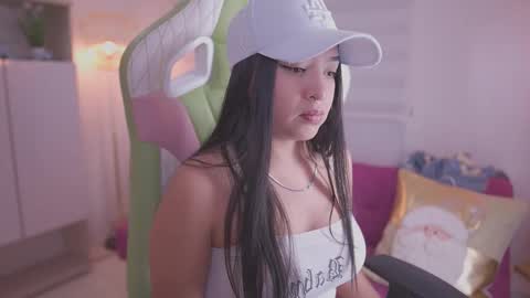 Snapshot of buttercup_li_ chatting on 11/19/25, 07:36 zafiro online show from 11/19/25, 07:36