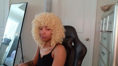 butterfly booty online show from 12/19/25, 03:52